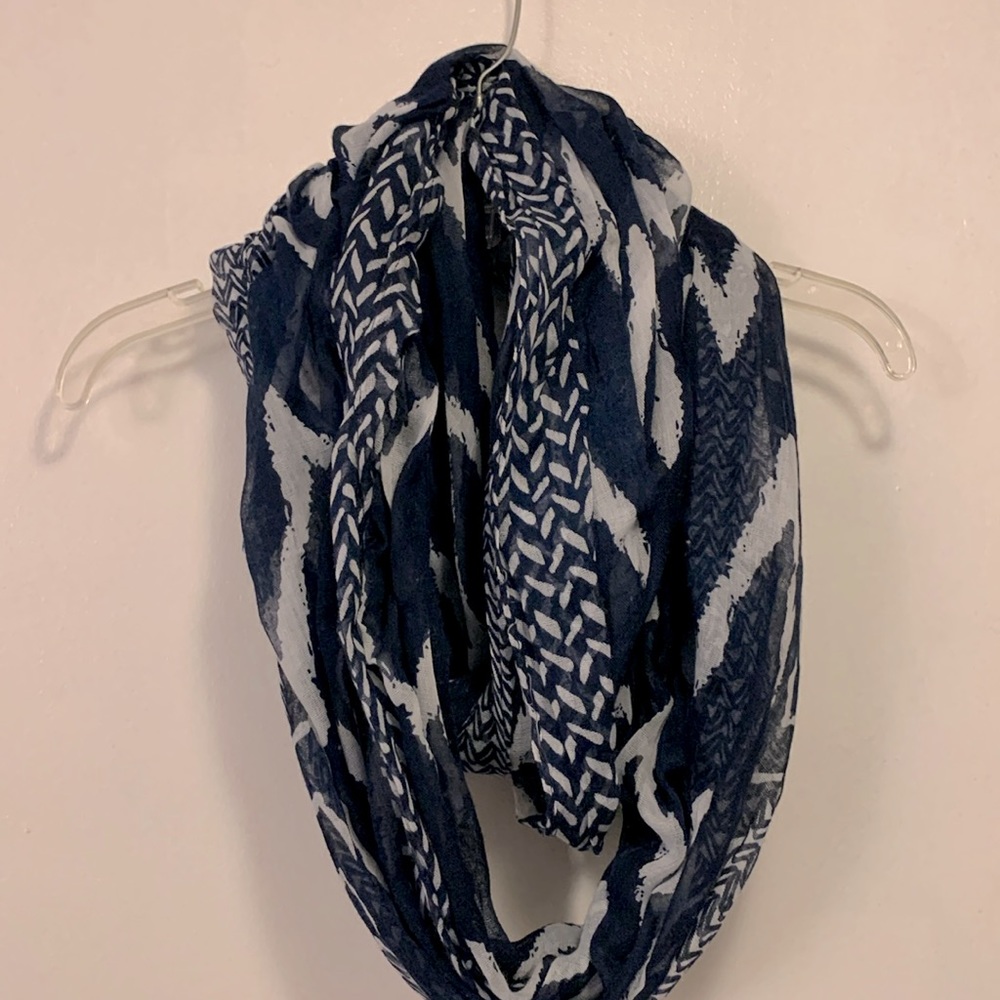Women’s Navy Blue/White infinity scarf
